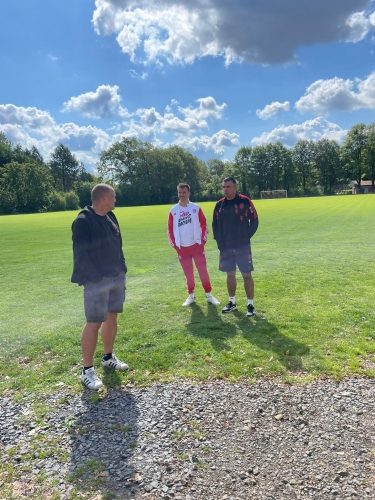Roy Makaay und Carsten Lakies auf dem B-Platz des KSV