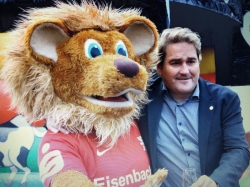 Neujahrsempfang der Schiedsrichtervereinigung Hofgeismar: Totti mit Stefan Schindler