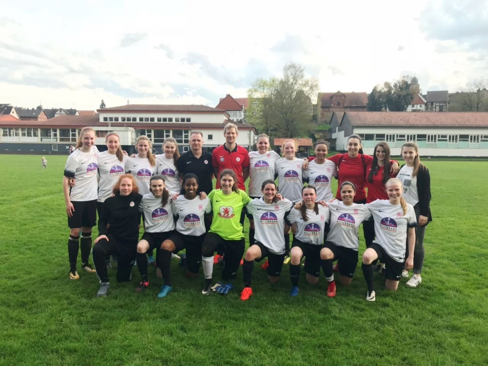 Frauen gewinnen Derby