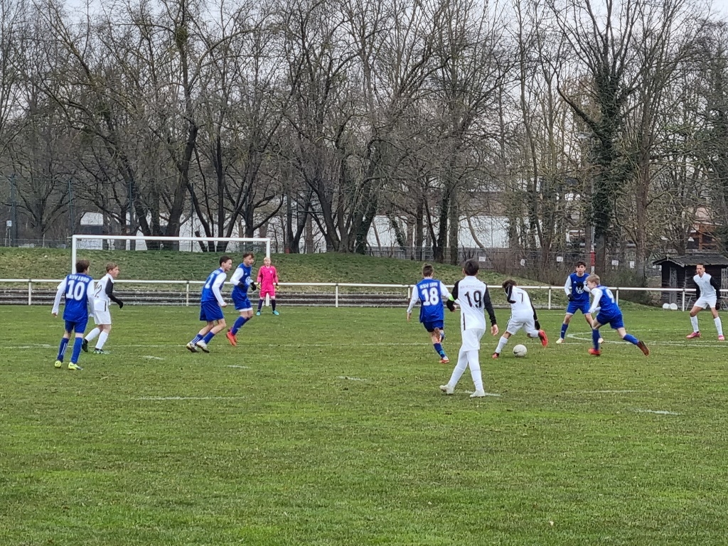 U14 Leistungsvergleich beginnt mit Schweigeminute