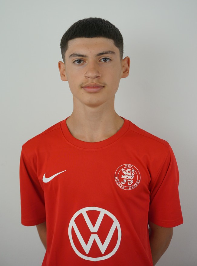 Dullovi, Arlind Dullovi, Arlind