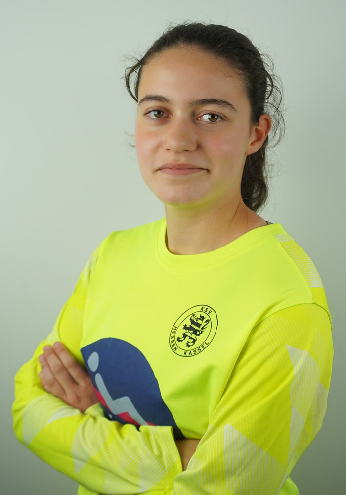 Cakir, Amira
