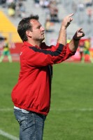 Ob per Anweisung am Spielfeldrand oder im Training: KSV-Coach Mirko Dickhaut will sein Team kontinuierlich weiterentwickeln