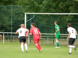 Die KSV Abwehr beim Eckball für Melsungen