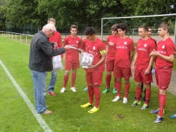 U15 Ehrung vor dem Spiel 2