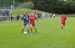 U15 Gianluca im Zweikampf