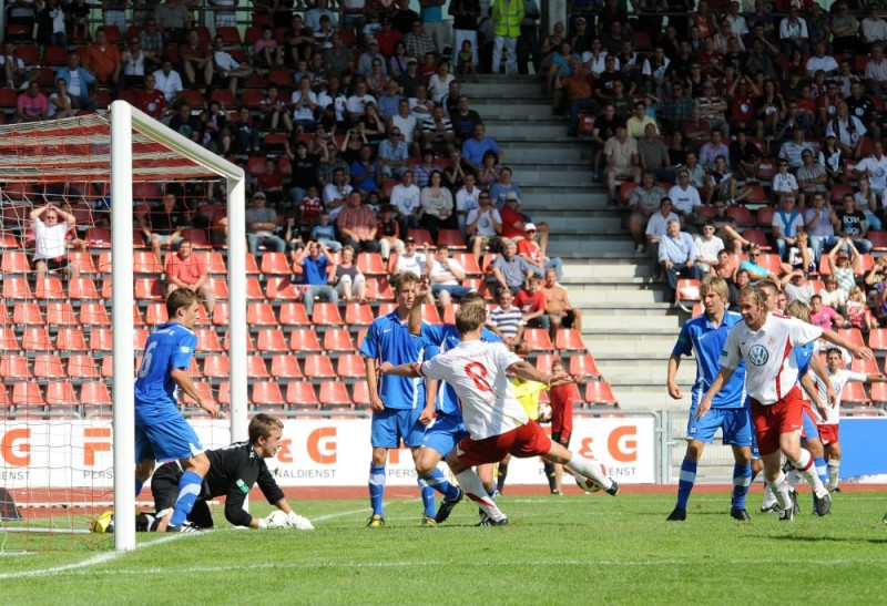 KSV dreht verr&uuml;ckte Partie - Zwei Eigentore beim 3:2