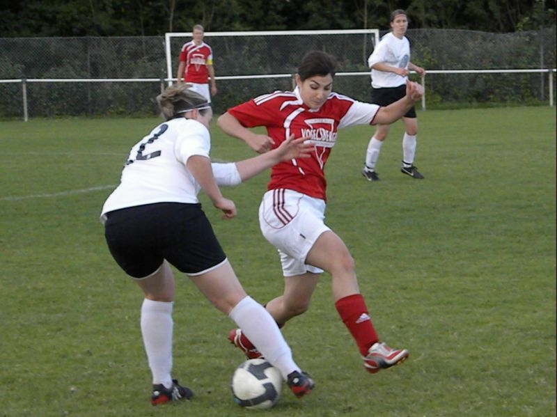 L&ouml;winnen auch nach viertem Spiel ohne Punktverlust