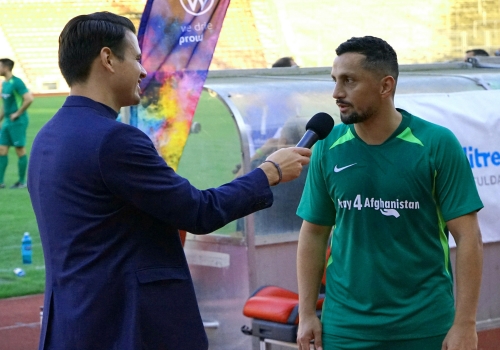 Moderator Tim Ellrich im Interview mit Harez Habib