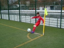 T&uuml;rkg&uuml;c&uuml; - U14: Joshua beim Eckstoss