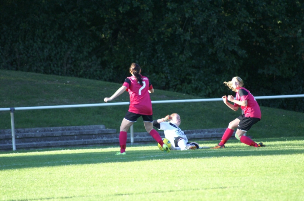 Frauen erneut souver&auml;n