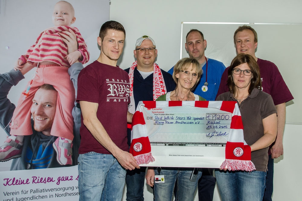 Fanclub Red White Stars 1982 Kassel spendet 1200€ für krebskranke Kinder und Jugendliche