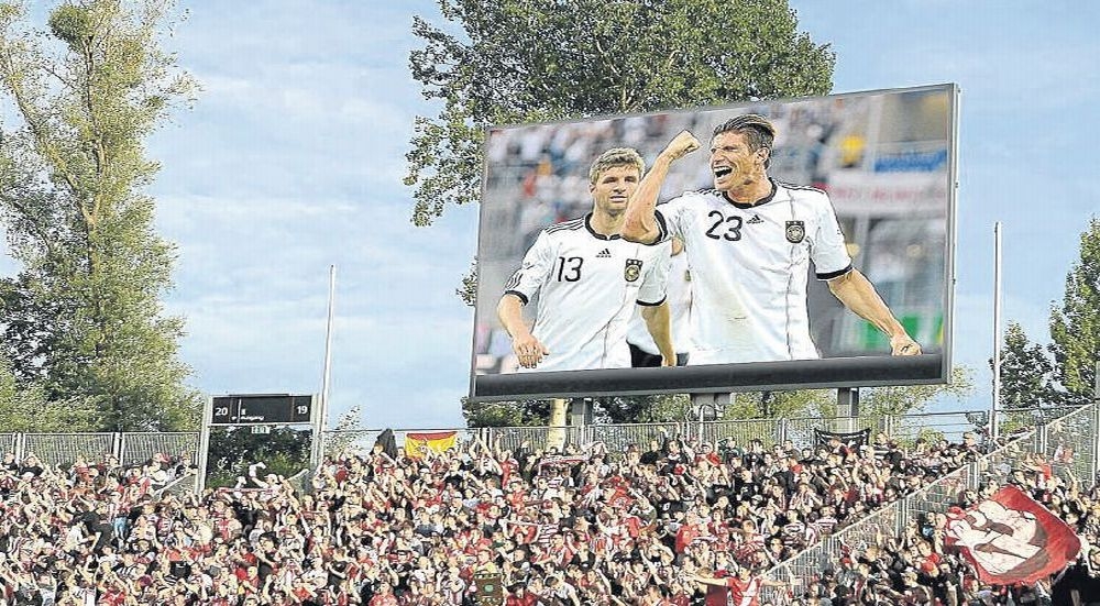 Public Viewing im Auestadion 