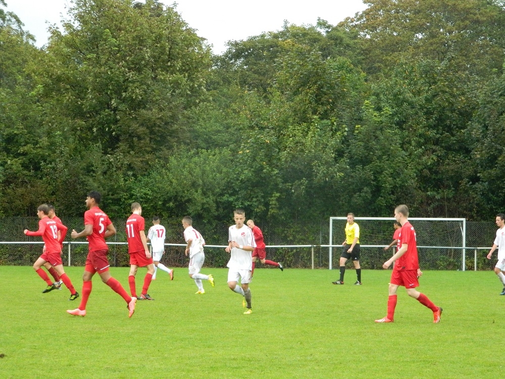 U17 von Rot-Weiss Frankfurt ausgekontert