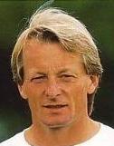 Der 57jährige Ex-KSV-Coach Lorenz-Günther Köstner will die kleinen Wölfe im nächsten Jahr in die 3. Liga führen