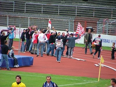 KSV-Fans vor der Fulda-Kurve