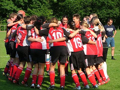 Die Frauenmannschaft des KSV Hessen ist aufgestiegen