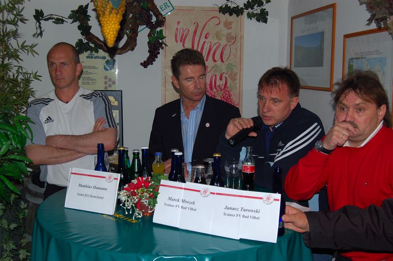 Trainer Hamann bei der Pressekonferenz