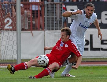 Thorsten Bauer im Zweikampf Thorsten Bauer im Zweikampf