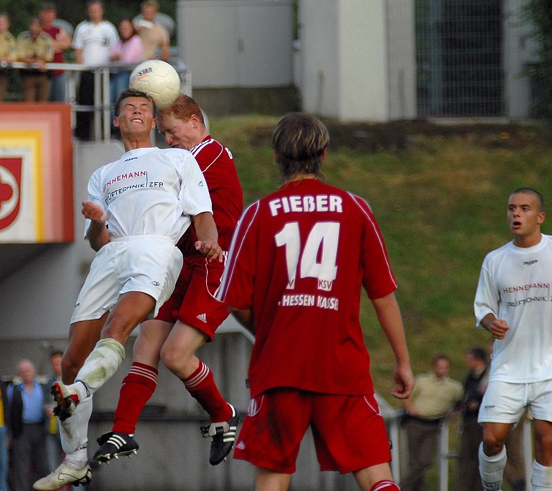 Kopfballduell Sebastian Busch