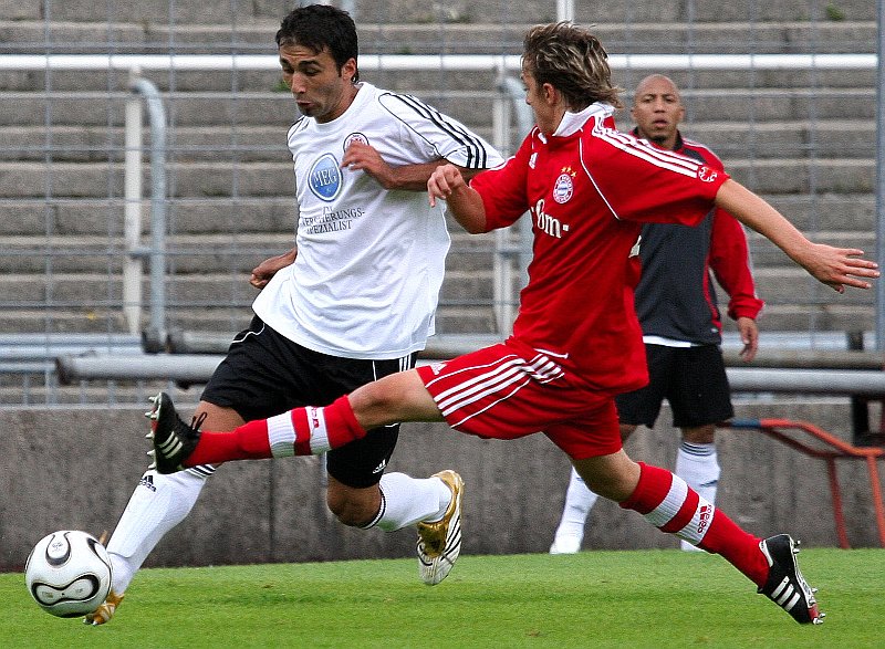 Turgay Gölbasi im Zweikampf (Foto: Altschuh)