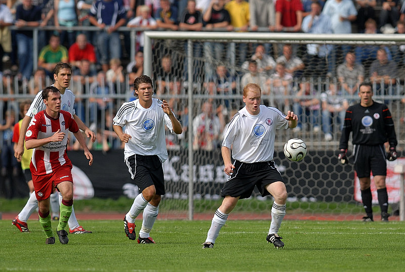 Im Strafraum, Sebastian Bush und Mario Klinger und Thorsten Schönewolf