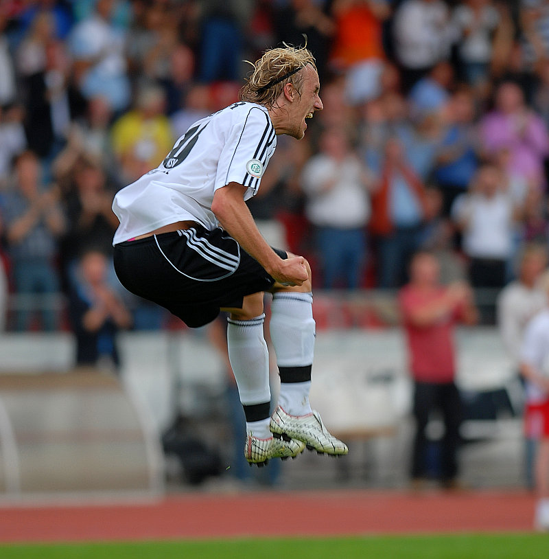 Luftsprung nach dem 2:0 Trreffer - Daniel Beyer