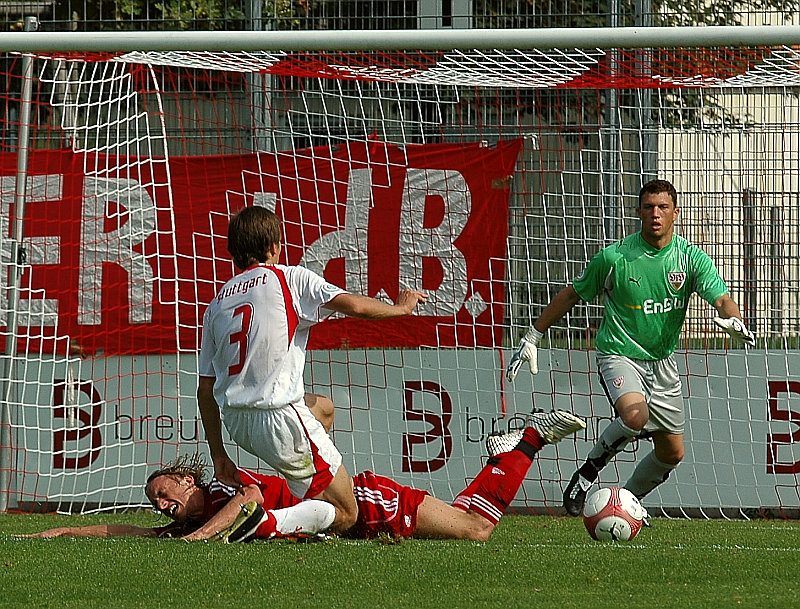 Daniel Beyer am Boden (Foto: Baur)