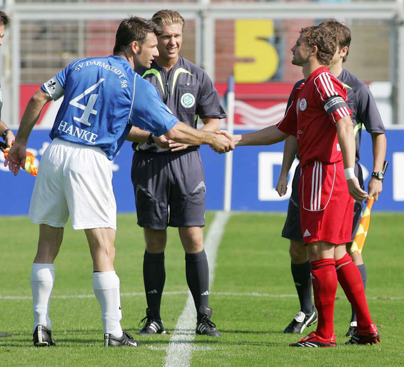 v.links: Stephan Hanke (Darmstadt), SR Tobias Welz und Marc Arnold - Foto: Krämer