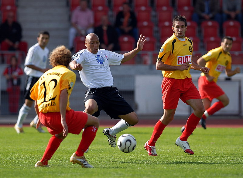 Julio Cesar gegen David Lauretta (Foto: Sippel)