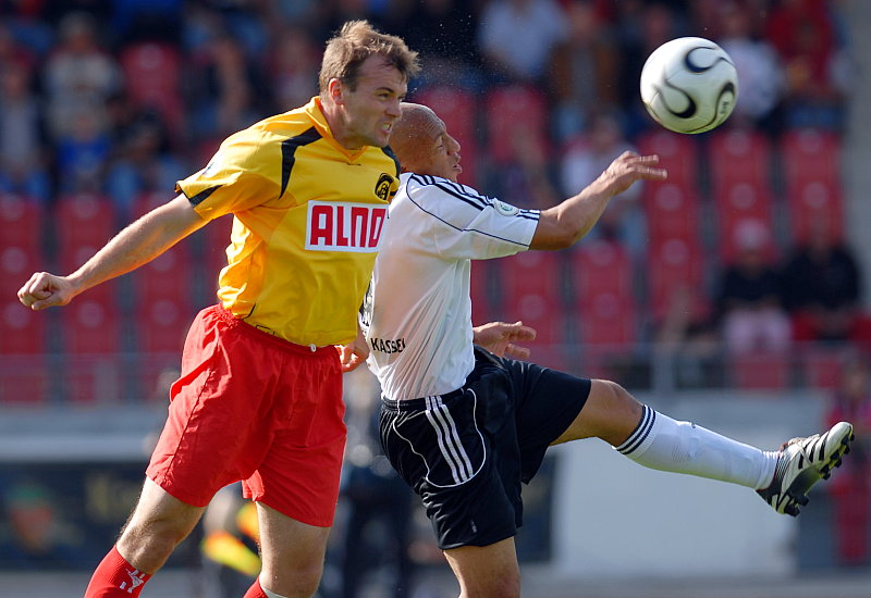 Voller Einsatz Julio Cesar (Foto: Sippel)