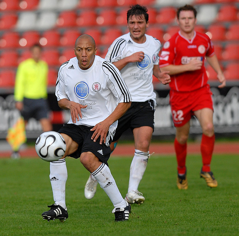 Julio Cesar (vorne) kam in der 66. Minute für Daniel Beyer (Foto: Roland Sippel)