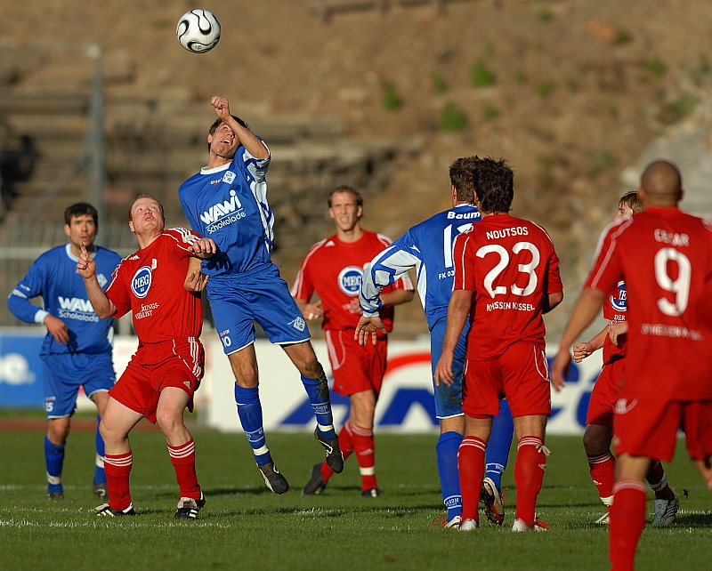 Beim Kopfball: Sebastian Busch