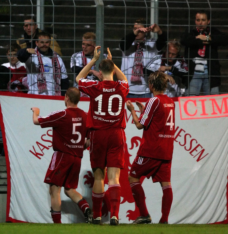 Busch, Bauer und Schwager bedanken sich nach dem Spiel bei den Fans