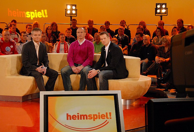 Heimspiel: HR-Moderator Heiko Neumann, Trainer Matthias Hamann und Stürmer Thorsten Bauer (v.li.)