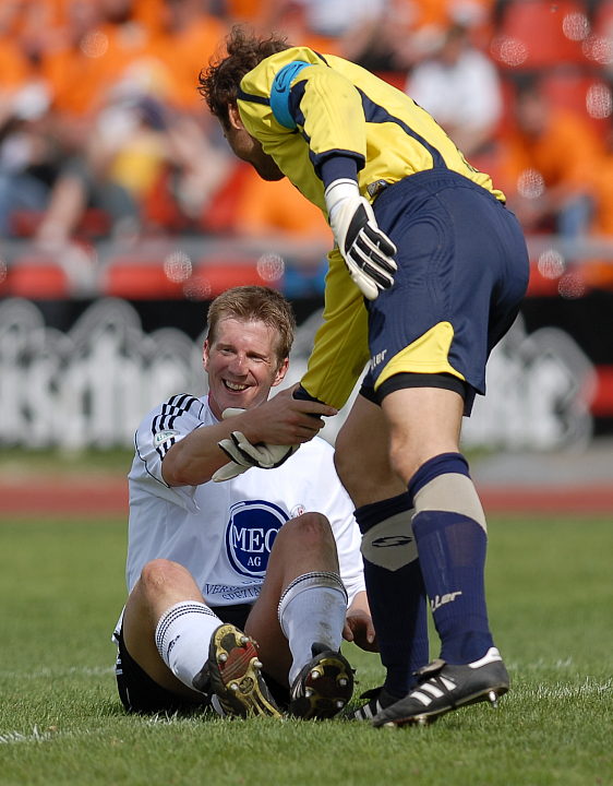 Thorsten Bauer (li.) scheiterte am Reutlinger Keeper Marco Langner