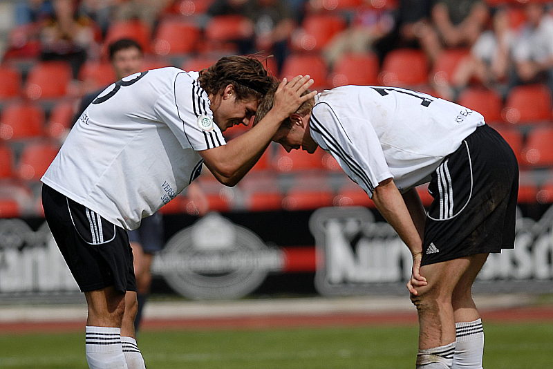 Mario Klinger und Thorsten Bauer (rechts) nach Spielende