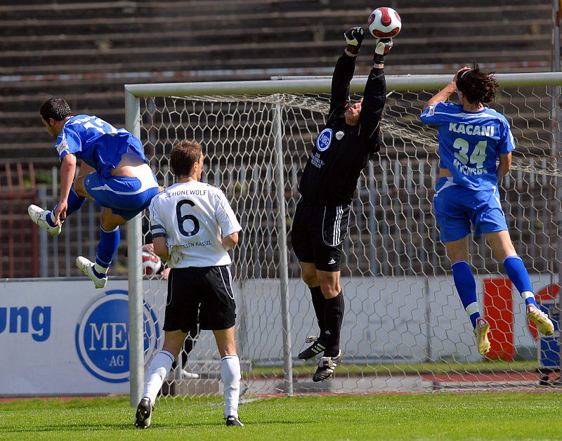 Keeper Oliver Adler mit einer Glanzparade