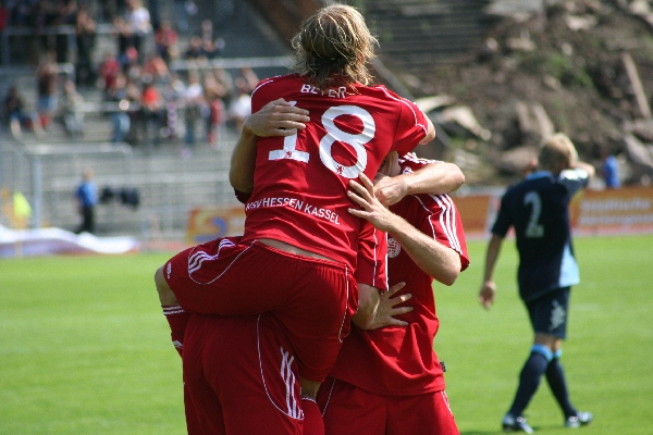 Daniel Beyers Jubel nach dem Tor zum 3:0 durch Thorsten Bauer