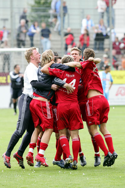 Jubel bei Kassel nach dem Spiel Jubel bei Kassel nach dem Spiel