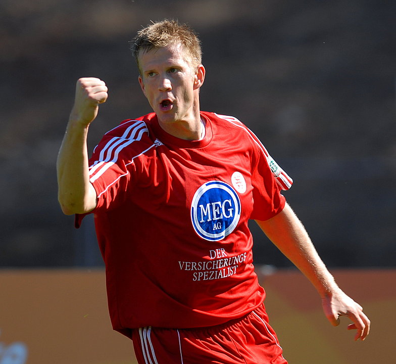 Die Jubel Faust von Thorsten Bauer (KSV Hessen Kassel) nach seinem Treffer zum 1:0