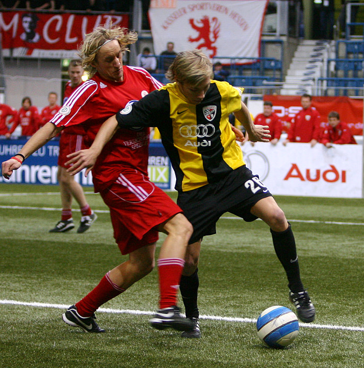 Daniel Beyer (L) beim Spiel gegen den FC Ingolstadt 04