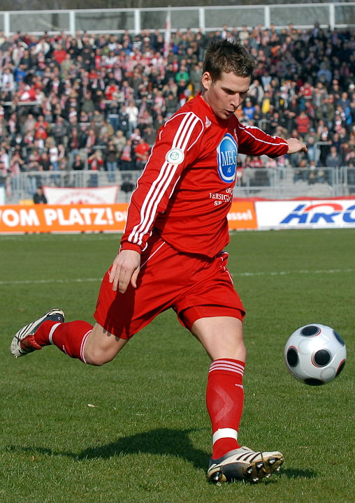 Einzelaktion Daniel Möller (KSV Hessen Kassel)
