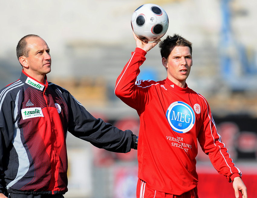 Matthias Hamann (Trainer KSV Hessen Kassel ) (L) und Daniel Möller (KSV Hessen Kassel)