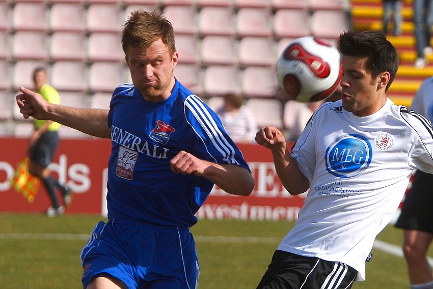 Stefan FRÜHBEIS (L) gegen Arne Schmidt (KSV Hessen Kassel)