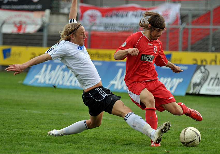 Daniel Beyer im Zweikampf