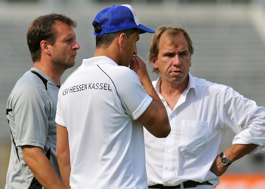 Mirko Dickhaut (Trainer KSV Hessen Kassel), Harez Habib (KSV Hessen Kassel), Jens Rose (R)