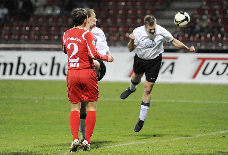 KSV Hessen - SC Pfullendorf: Thorsten Bauer (r) und Christoph Keim