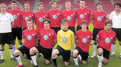 Die Neuen des KSV Hessen II: Hinten von links: Trainer Caus SchÀfer, Jan Diederich, Pere Pavic, Niklas Hanske, Philipp Herbold, Julian Keseling, Sebastian Kilb, Luka Bork, Co-Trainer Alvaro Presa. Vorn: Mario Kilian, David Vonholdt, Patrick Bolz, Marco He Die Neuen des KSV Hessen II: Hinten von links: Trainer Caus SchÀfer, Jan Diederich, Pere Pavic, Niklas Hanske, Philipp Herbold, Julian Keseling, Sebastian Kilb, Luka Bork, Co-Trainer Alvaro Presa. Vorn: Mario Kilian, David Vonholdt, Patrick Bolz, Marco He