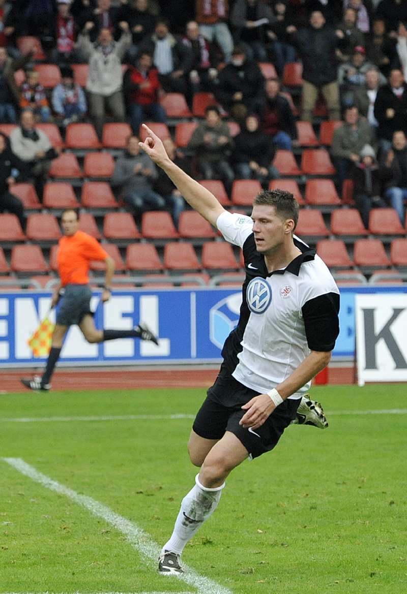 KSV Hessen Kassel - FC Bayern Alzenau: Thomas Brechler KSV Hessen Kassel - FC Bayern Alzenau: Thomas Brechler